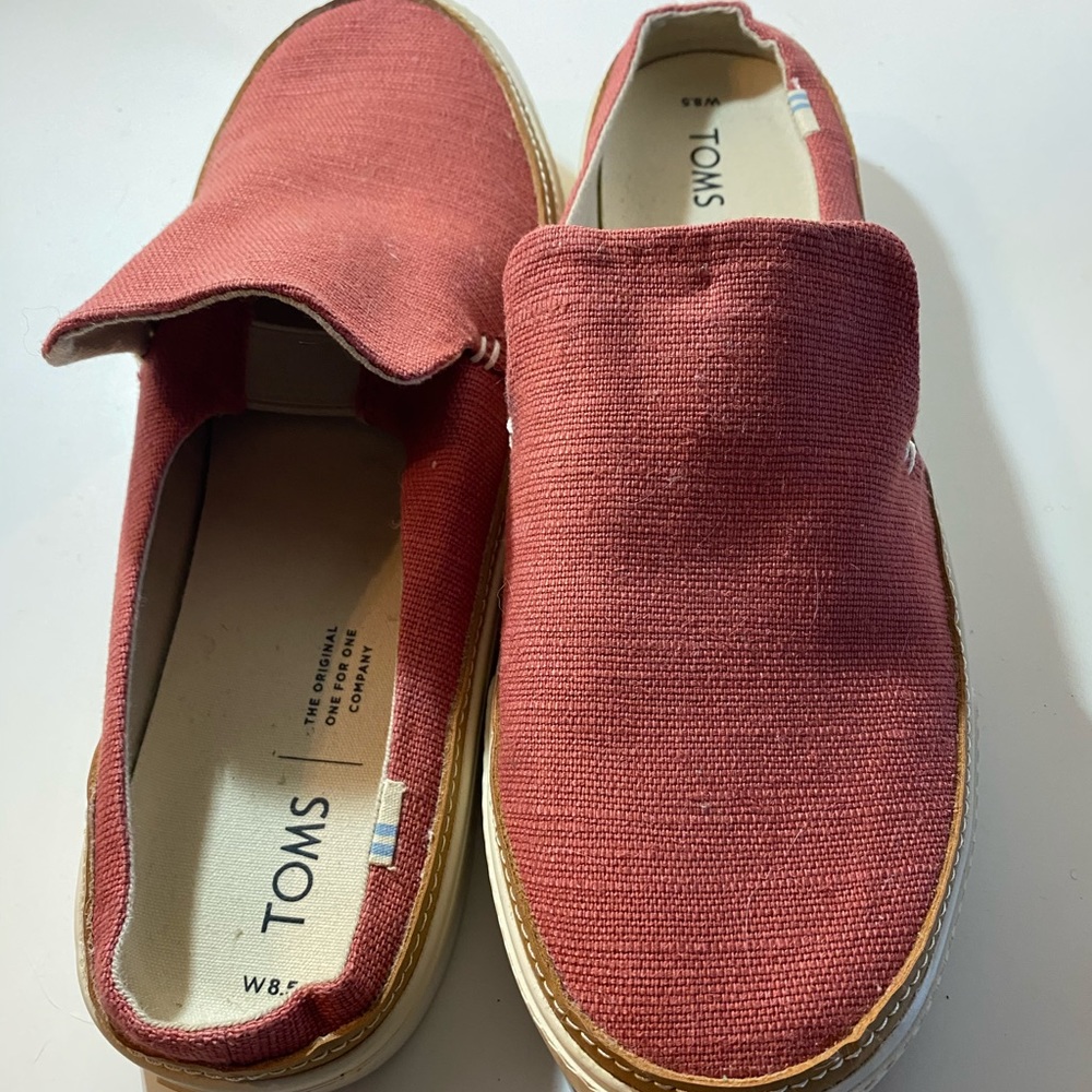 Tom’s red canvas slide